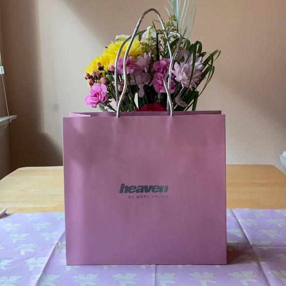 🧸 HEAVEN BY MARC JACOBS  SHOPPING BAG AND TISSUE PAPER 🧸 NWOT 🧸 - Picture 4 of 16